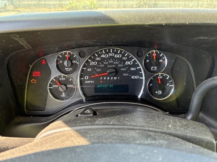 2016-chevrolet-express-2500-image-16