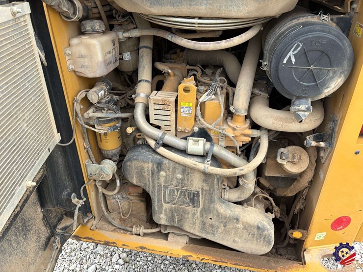 2022-caterpillar-259d3-image-67