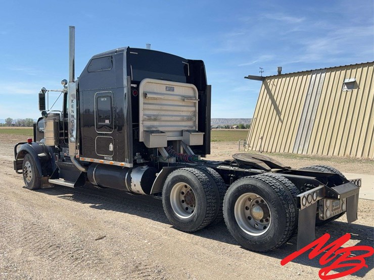 2005-kenworth-w900-image-3