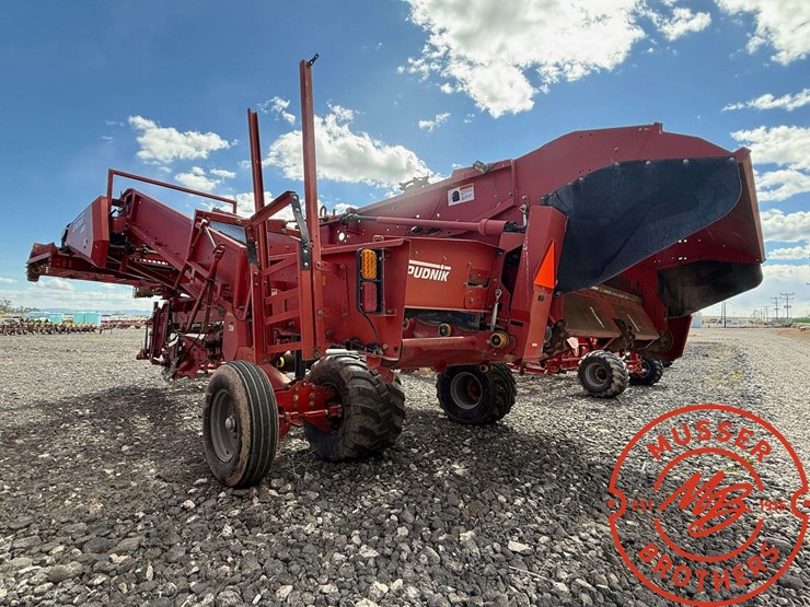 spudnik-6640-4-row-potato-harvester-image-2