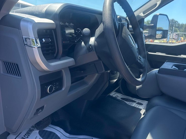 2026-ford-f550-xl-image-55