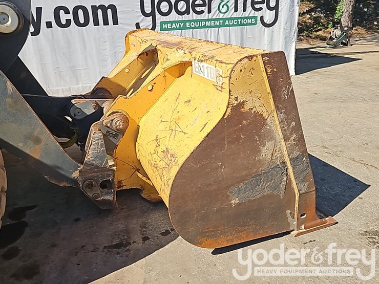 2014-deere-524k-image-13