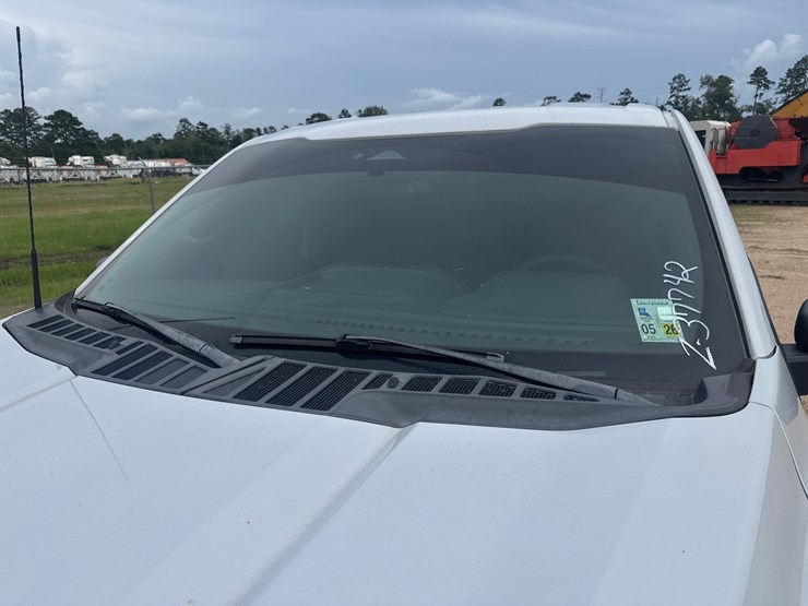 2021-ford-f150-image-8