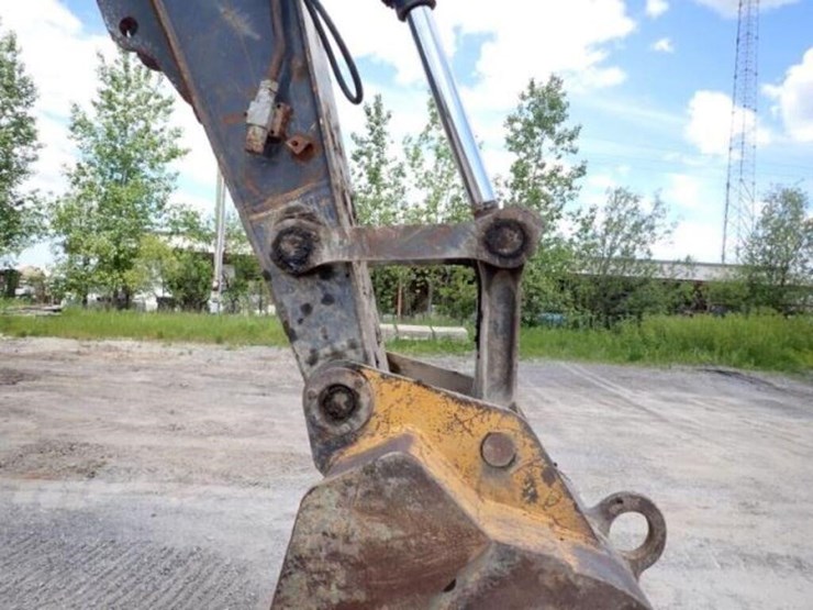 2009-deere-270d-lc-image-31