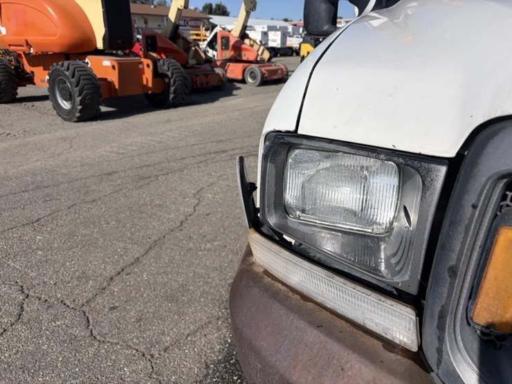 2002-ford-f550-image-9