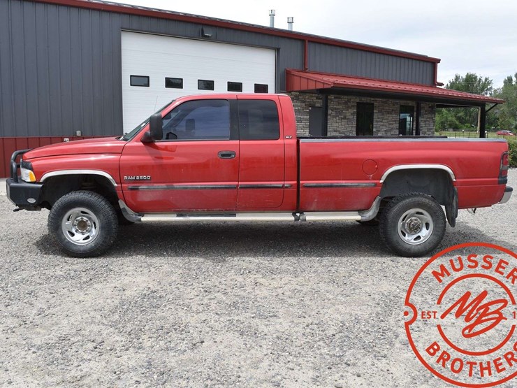 1998-dodge-ram-2500-image-2