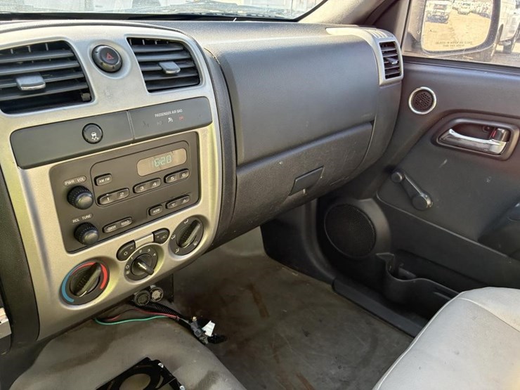 2011-chevrolet-colorado-image-15