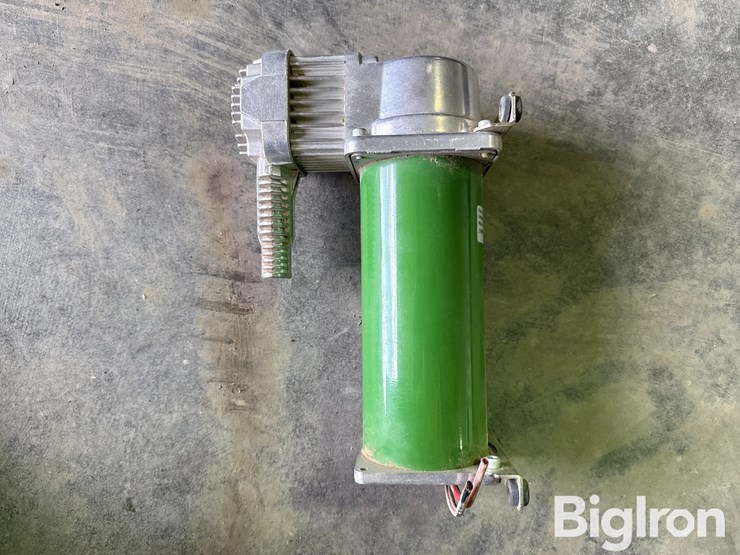 john-deere-planter-vacuum-seals/closing-wheel-assembly/bracket/opening-shank/down-psi-air-compressor-image-6