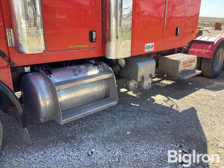 2006-peterbilt-379-image-16