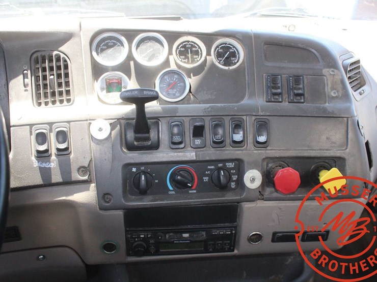 2006-sterling-l9500-image-49