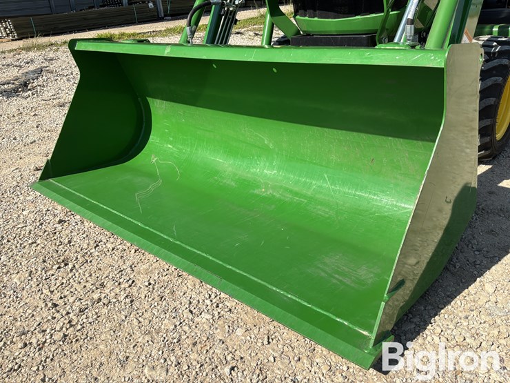 2025-john-deere-1023e-image-11
