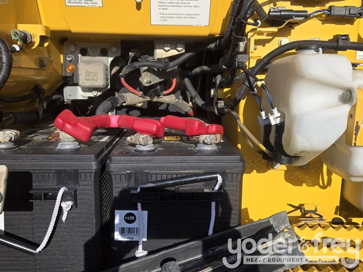 2022-komatsu-d61px-24-image-23