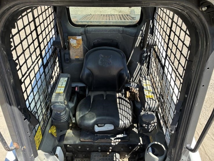 2022-bobcat-t450-image-15