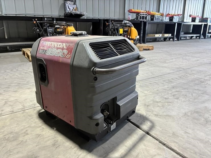 honda-eu3000is-image-3
