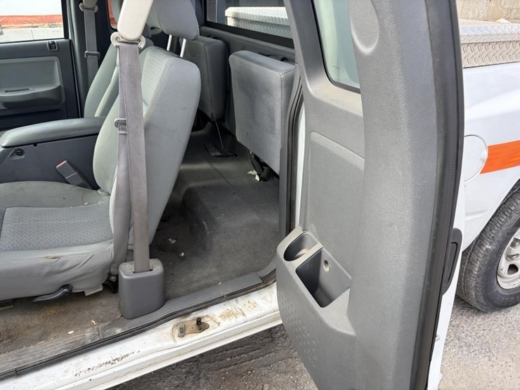 2007-dodge-dakota-image-12
