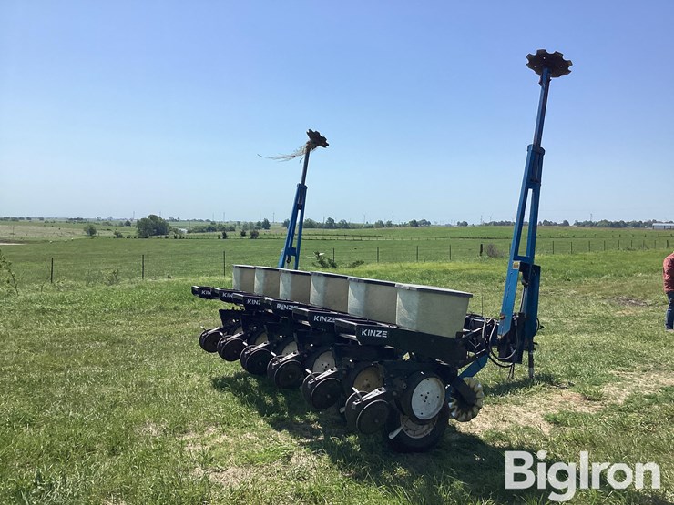 john-deere-300-image-5