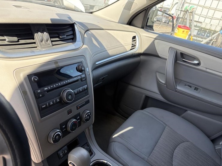 2016-chevrolet-traverse-image-16