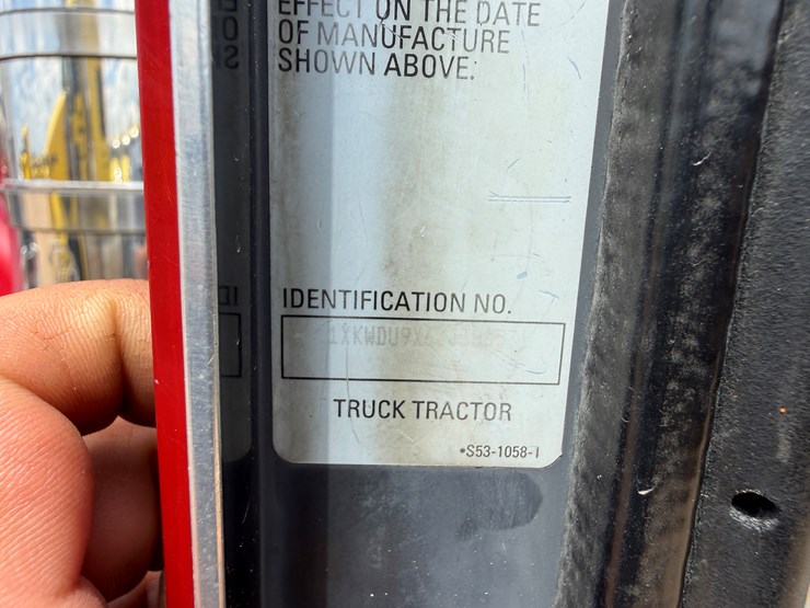 2003-kenworth-w900-image-20