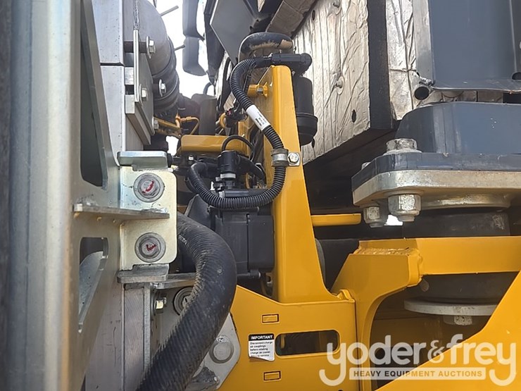 2023-deere-260e-image-34