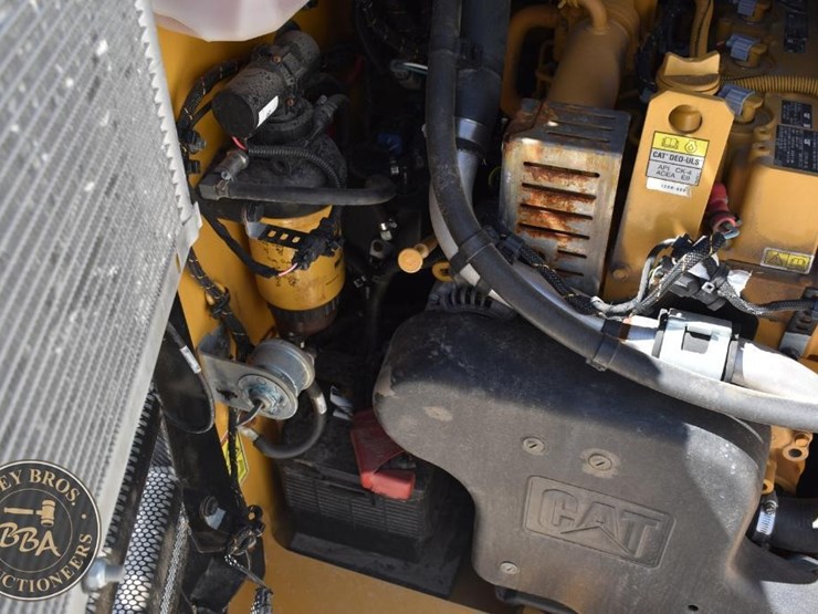 2021-caterpillar-262d3-image-33