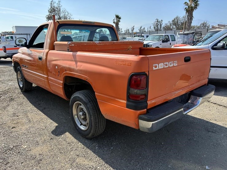 1999-dodge-1500-image-4