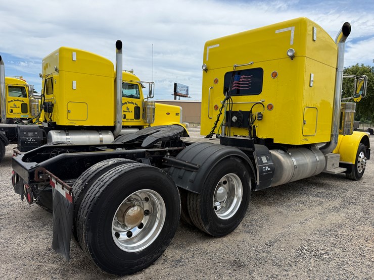2014-peterbilt-389-image-5