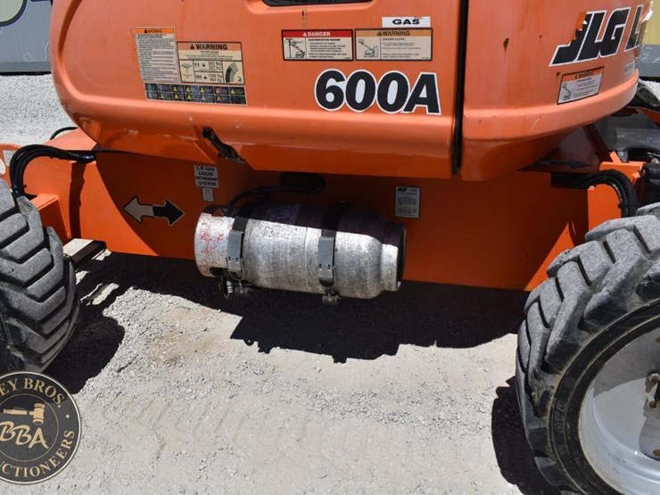 2014-jlg-600a-image-14
