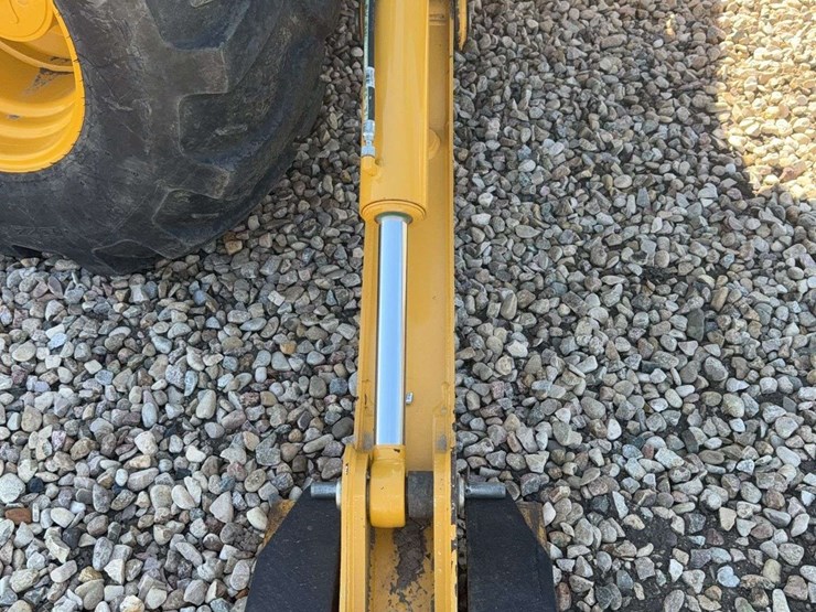 2023-deere-310sl-image-37