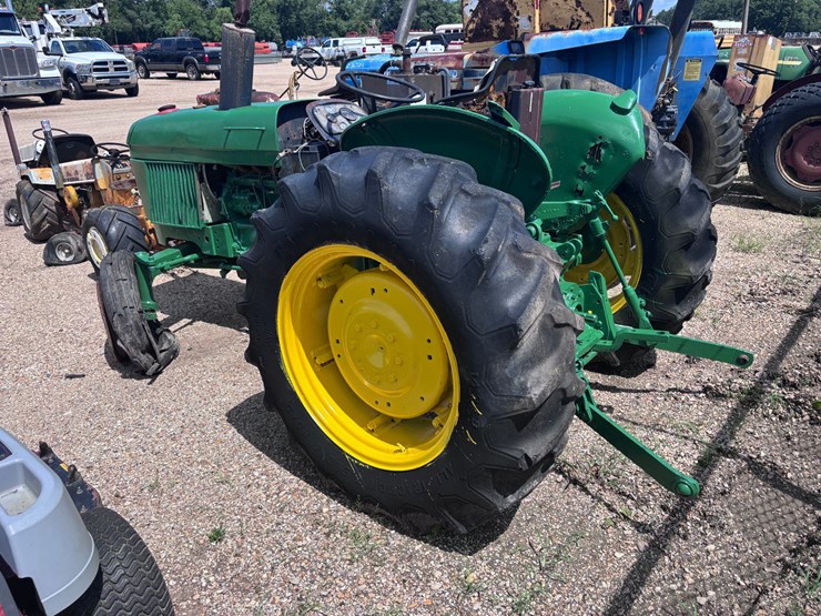john-deere-2240-image-4