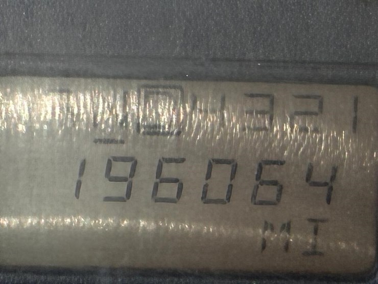 2005-international-7600-image-13
