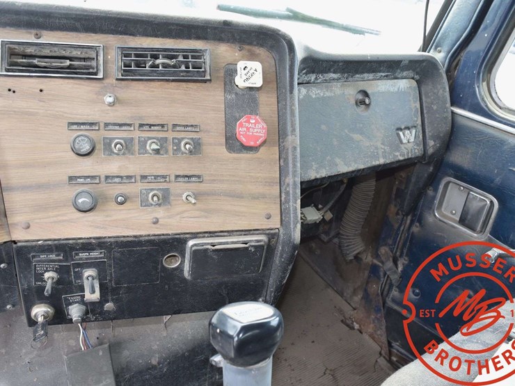 1992-western-star-3864s-image-34
