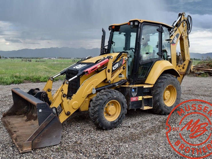 2016-caterpillar-420f2-it-image-2