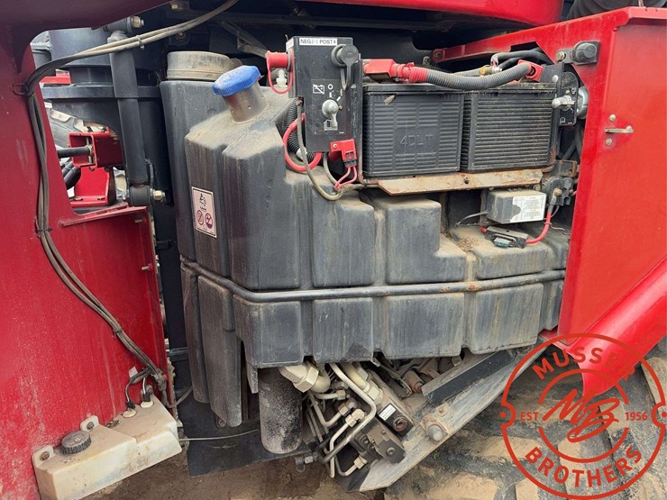 2014-case-ih-550-image-32