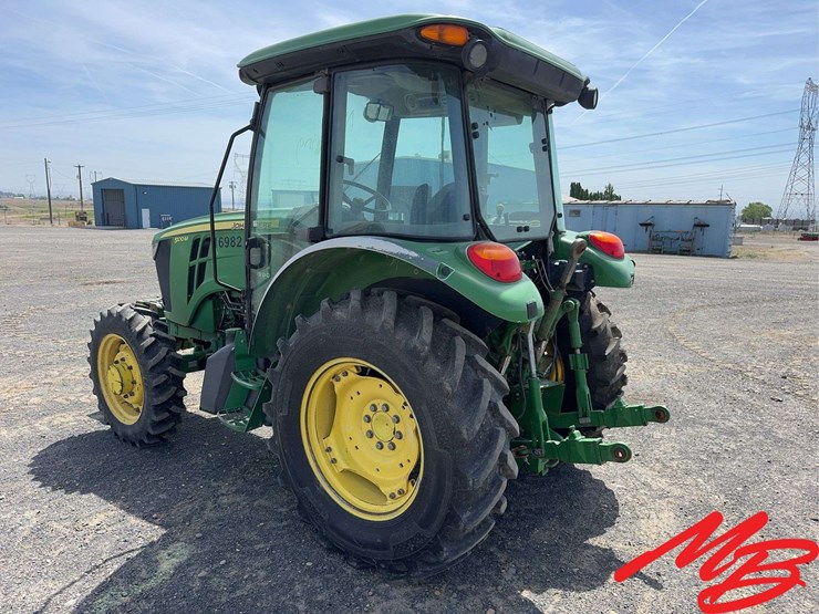 2012-john-deere-5100m-image-3