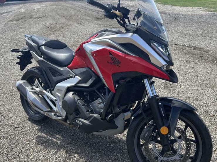 #2-•-2022-honda-nc750xd-image-3