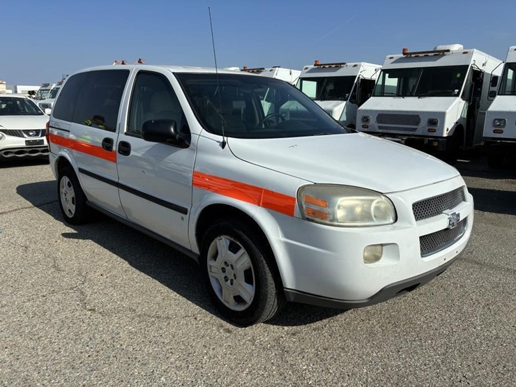 2008-chevrolet-uplander-image-2