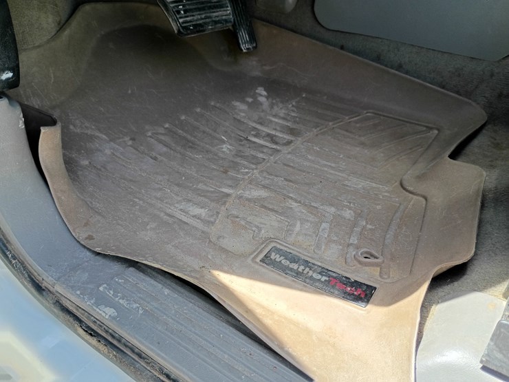 2005-gmc-sierra-2500-image-34