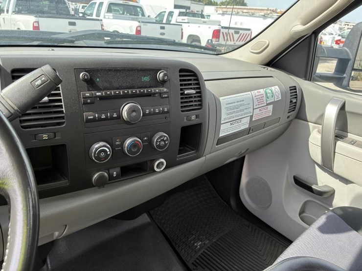 2012-gmc-2500hd-image-16