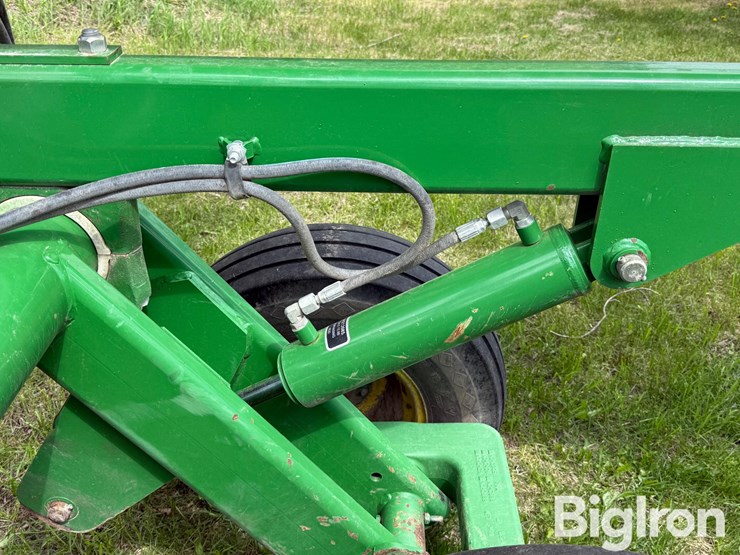 2014-john-deere-2310-image-18
