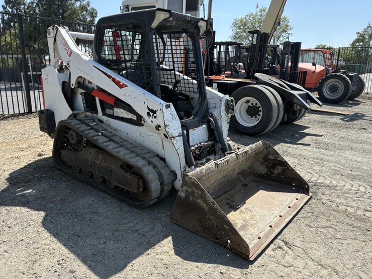 2019-bobcat-t595-image-2
