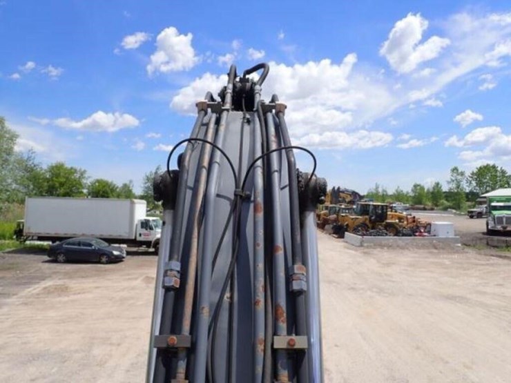 2009-deere-270d-lc-image-75