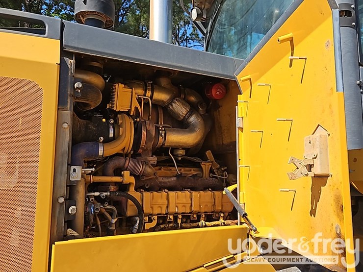 2014-deere-524k-image-22