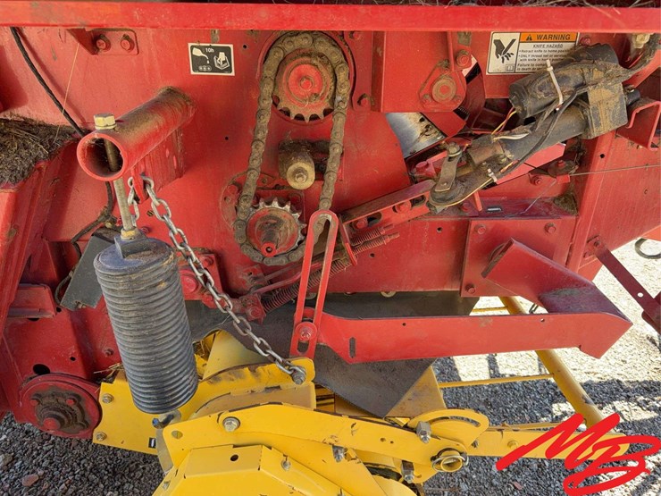 new-holland-br7090-image-16