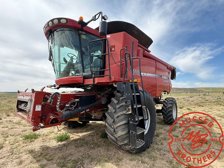 case-ih-7010-image-4