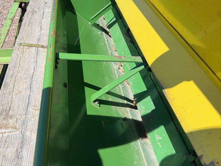 john-deere-11-image-16