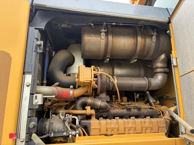 2019-deere-624l-image-30