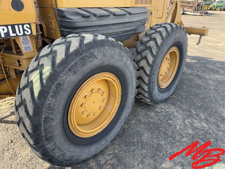 caterpillar-140h-image-17