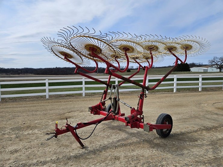 #5008-•-tuniti-10-wheel-vee-rake-image-1