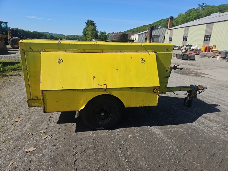 1981-joy-tow-behind-air-compressor-image-6