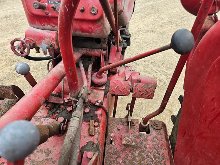 massey-ferguson-44-image-25
